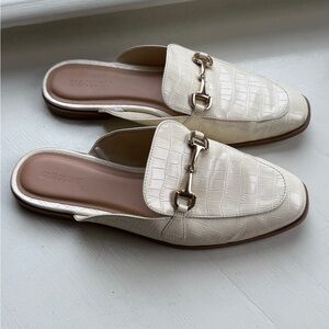 Old Navy Women's Cream Croc-Embossed Mules